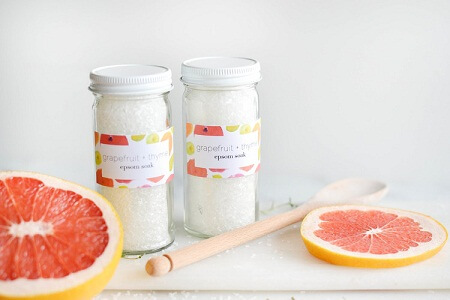 DIY GRAPEFRUIT THYME EPSOM SALT BATH SOAK - 10 Homemade Natural Bath Soaks/Salts- DIY